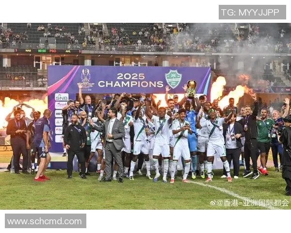 足球巨星在港突发严重事故引关注各界紧急救援与球迷祈福 足球巨星在港突发严重事故引关注各界紧急救援与球迷祈福